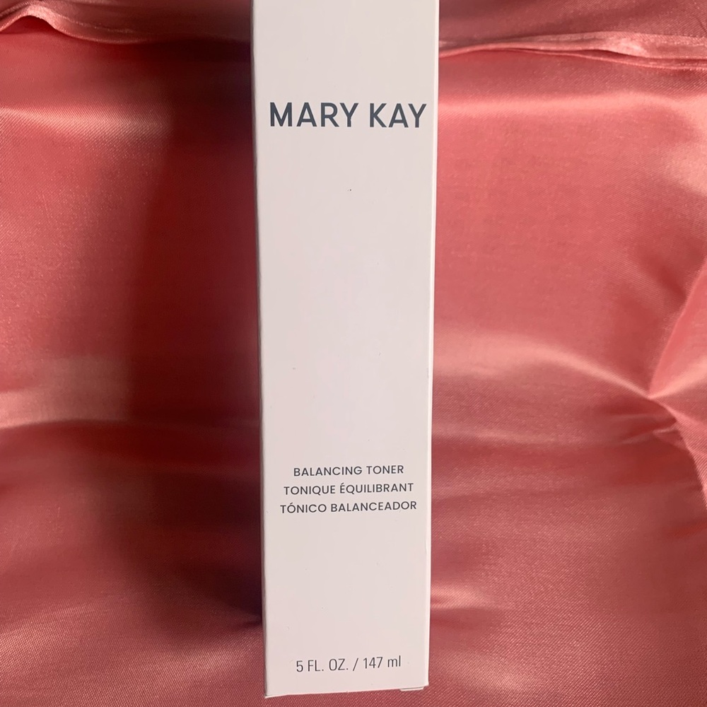 Mary Kay Balancing Toner in White Box